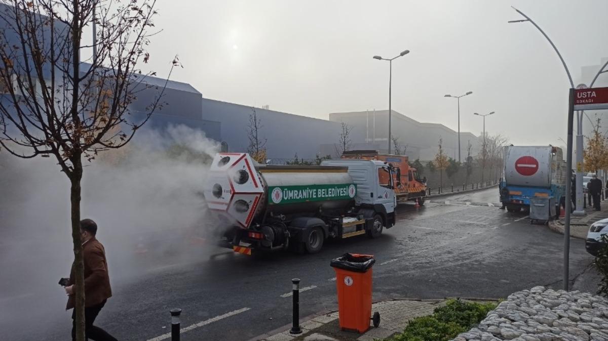 &Uuml;mraniye&rsquo;nin cadde ve sokaklarında dezenfekte &ccedil;alışmaları devam ediyor