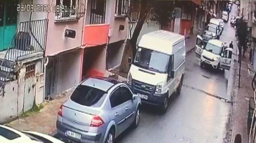 Bağcılar'da feci kaza! Otomobilin altında kalan 7 yaşındaki Muhammed &ouml;ld&uuml;