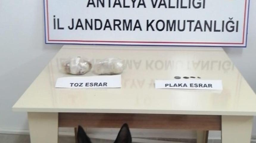 &Ccedil;ivi&rsquo;nin tepki verdiği koltuktan uyuşturucu &ccedil;ıktı