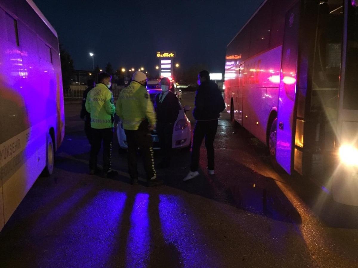 Şehirlerarası otob&uuml;ste maske tartışması...Yolcu muavinin boğazını sıktı