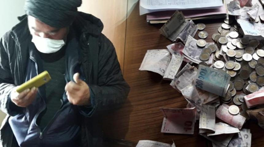 Dilencinin üzerinden çıkan para şoke etti