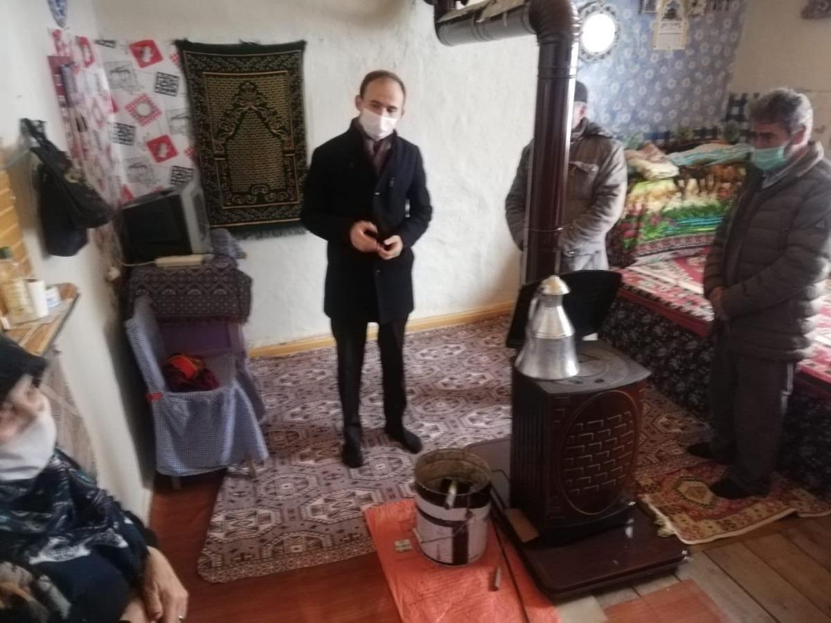 Kaymakam Sak, ihtiya&ccedil; sahibi vatandaşları dinliyor