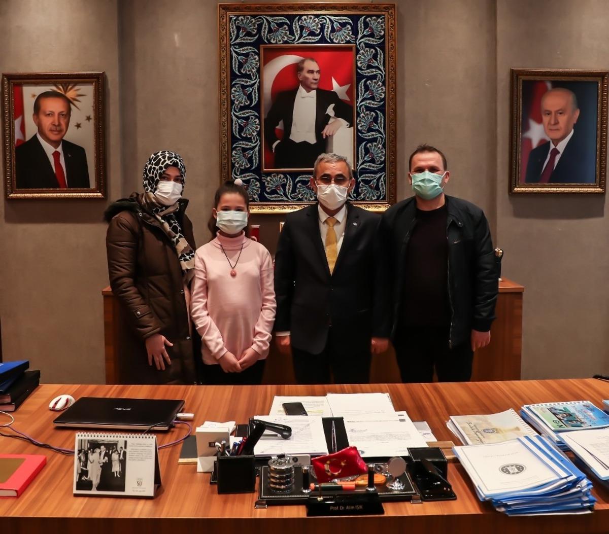 Ortaokul &ouml;ğrencisi Başkan Işık&rsquo;a şiir yazdı