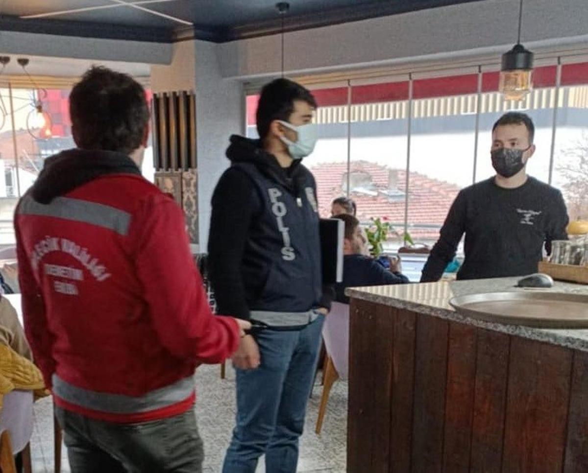 Bilecik&rsquo;te berber ve kafeler denetlendi