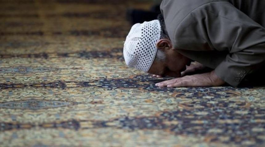 Berat kandili namazı nasıl kılınır? İşte Berat kandili namazı rekatı...