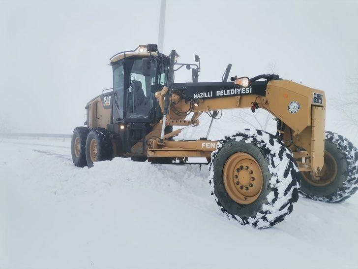 Nazilli Belediyesi karla mücadeleye devam ediyor G2