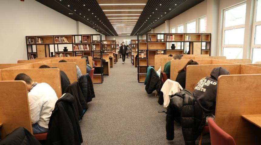 26 bin kitaplık bilgi bankası kitap kurtlarını ağırlıyor