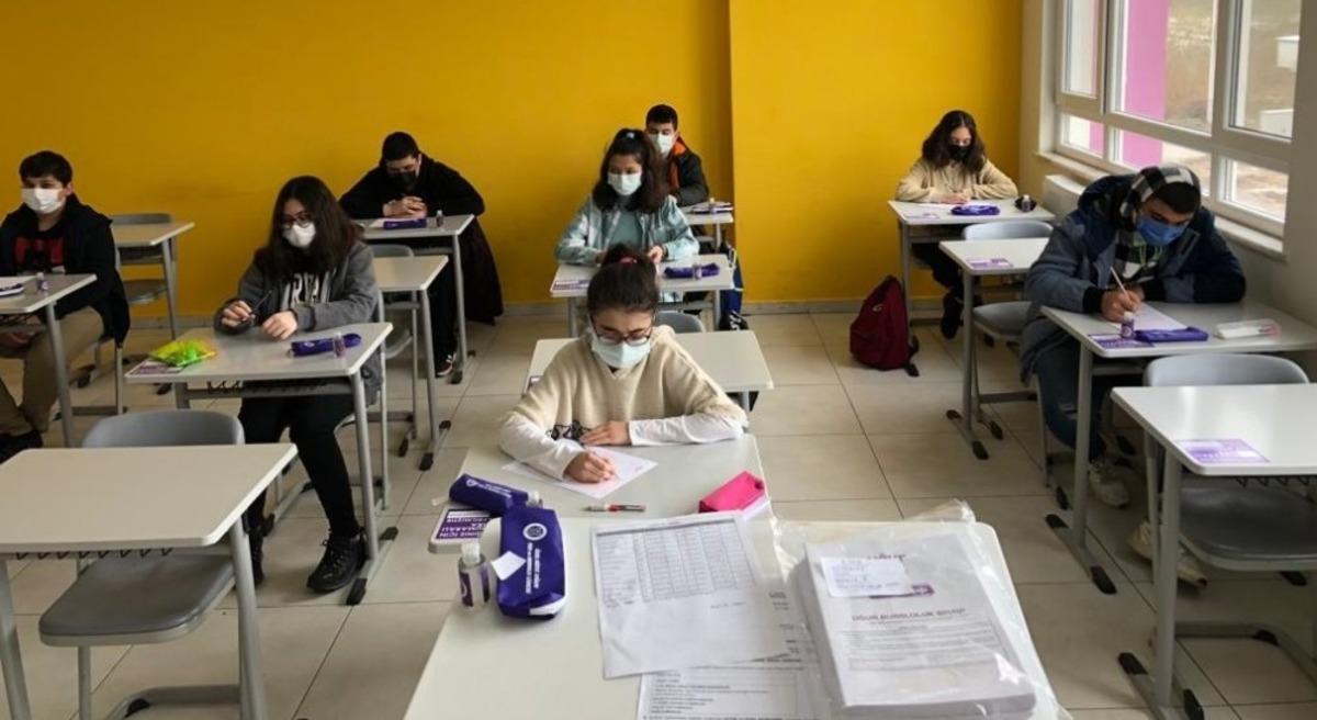 Uğur Okulları bursluluk sınavı yapıldı