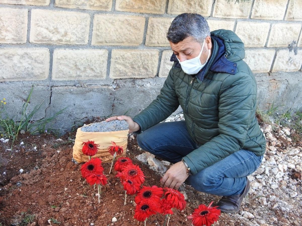 Kazada &ouml;len lise &ouml;ğrencisinin ailesi okul servisini su&ccedil;ladı