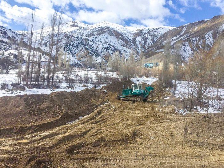 Erzurum ilçelerinde dere tanzimi ve sedde yapım çalışmaları devam ediyor G2
