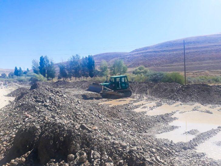 Erzurum ilçelerinde dere tanzimi ve sedde yapım çalışmaları devam ediyor G3