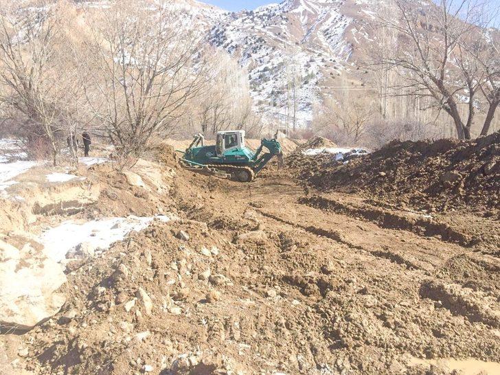 Erzurum ilçelerinde dere tanzimi ve sedde yapım çalışmaları devam ediyor G4