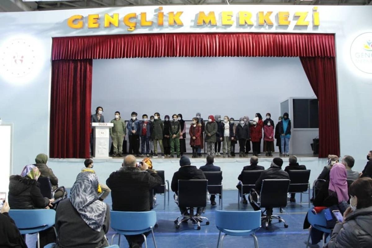 40 g&uuml;n 40 hadis yarışmasında derece girenlere &ouml;d&uuml;l