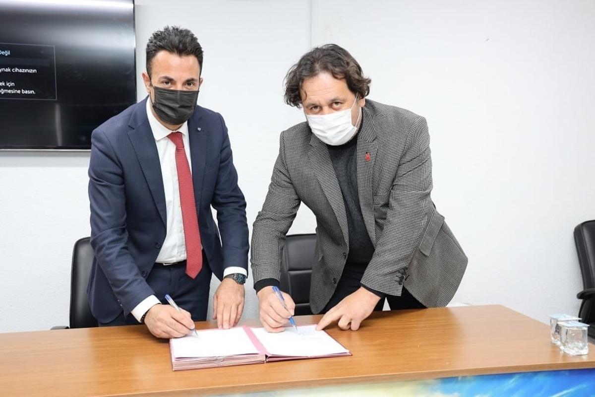 Kedi ve k&ouml;peklere derialtı mikro&ccedil;ip uygulanacak