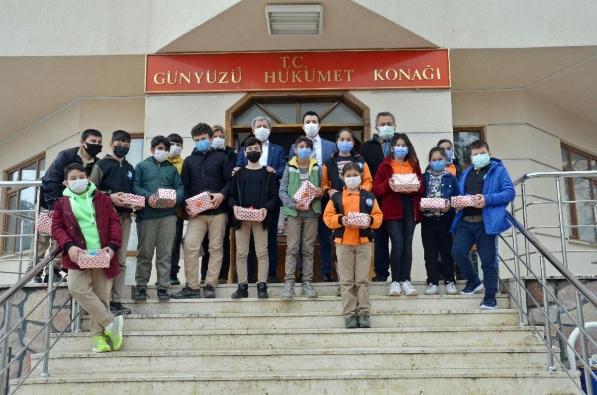 İzleyicileri ağlatan &ccedil;ocuklar &ouml;d&uuml;llendirildi