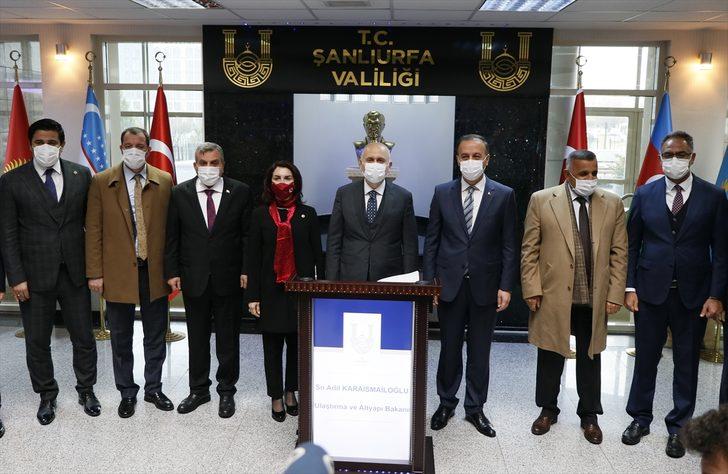 Ulaştırma ve Altyapı Bakanı Karaismailoğlu, Şanlıurfa'da köprülü kavşak açılışında konuştu: G1