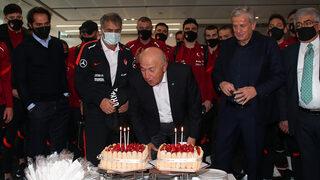 Nihat Özdemir'e doğum günü sürprizi