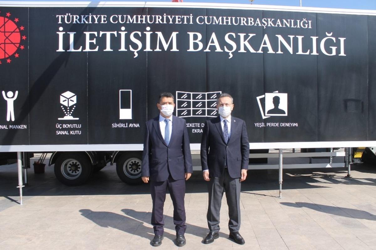 Vali Aksoy, Dijital Tır&rsquo;ı ziyaret etti