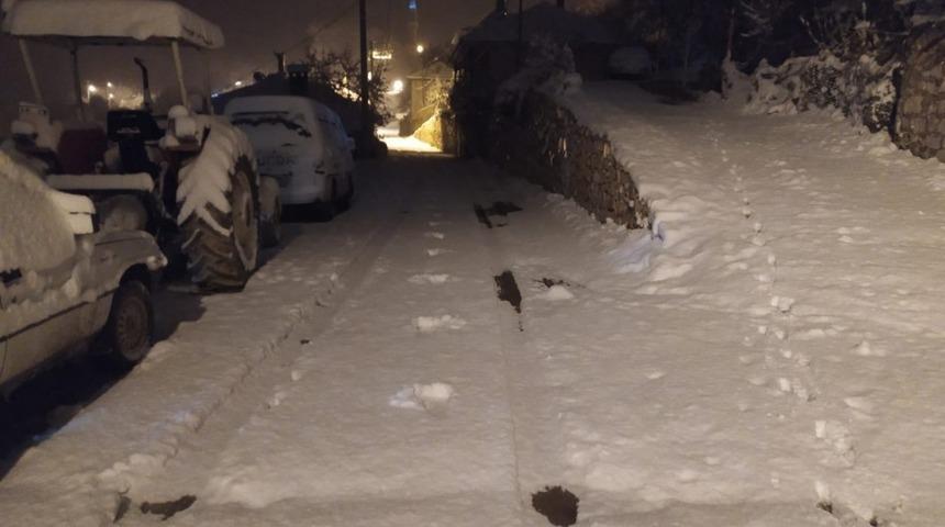 Çamlık Köyü kara teslim oldu