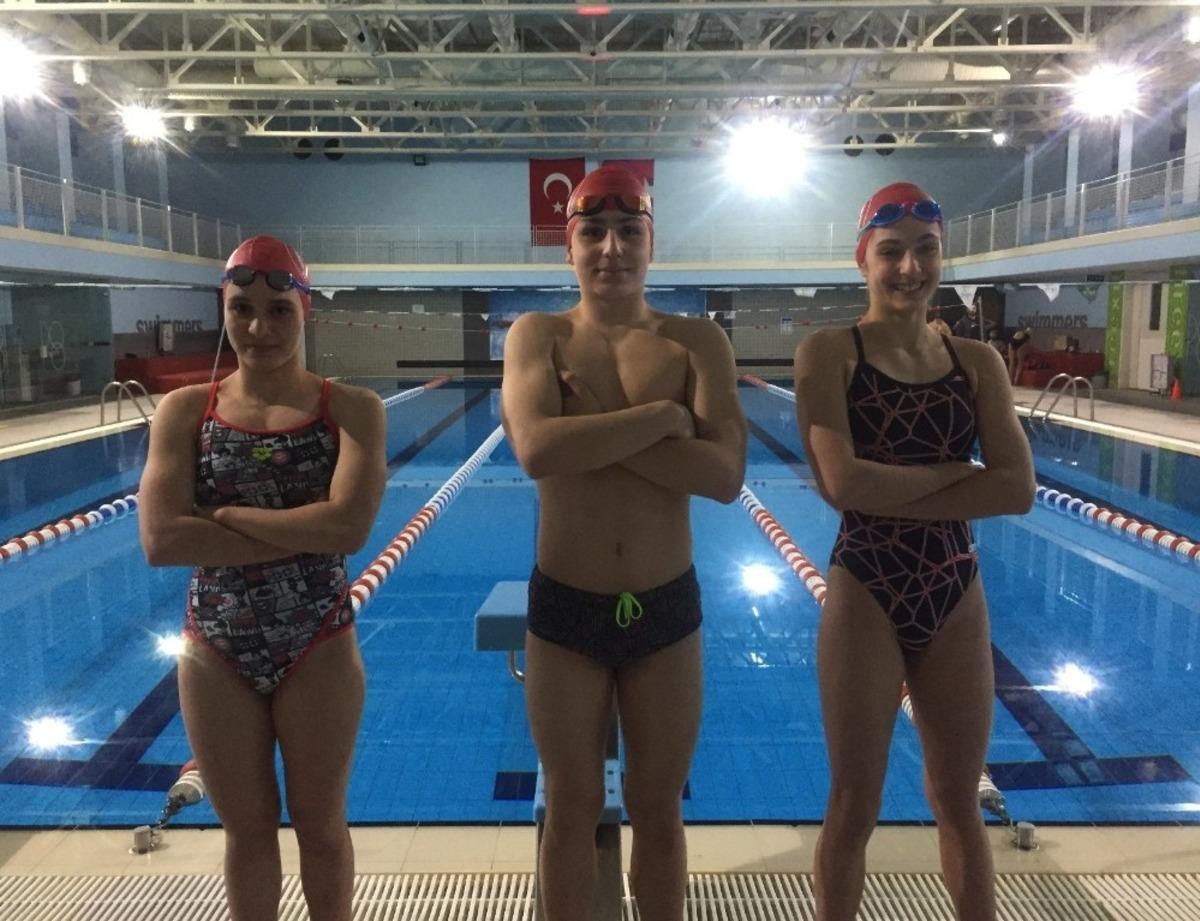 Antalyalı y&uuml;z&uuml;c&uuml;ler milli takım i&ccedil;in kula&ccedil; attı