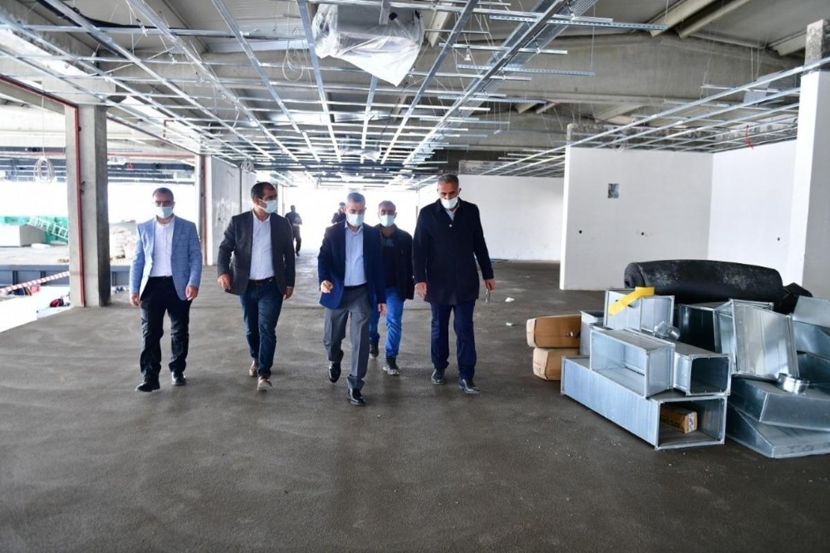 Yeşilyurt&rsquo;ta &Ccedil;ilesiz Semt Pazarı ve Yaşam Merkezi inşaatı hızla y&uuml;kseliyor