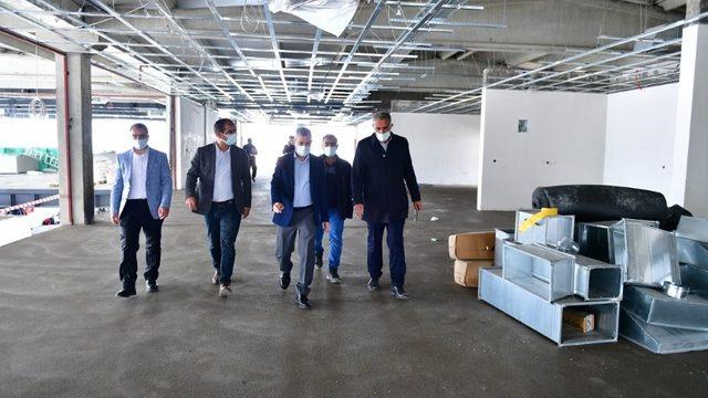 Yeşilyurt’ta Çilesiz Semt Pazarı ve Yaşam Merkezi inşaatı hızla yükseliyor