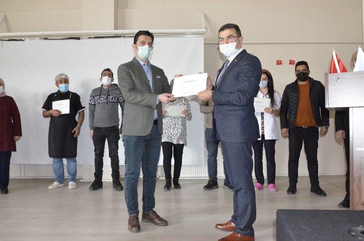 Engelli ve yaşlı birimlerinde görev yapan personele teşekkür belgesi verildi G1