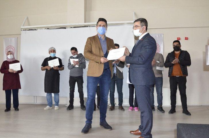 Engelli ve yaşlı birimlerinde görev yapan personele teşekkür belgesi verildi G2