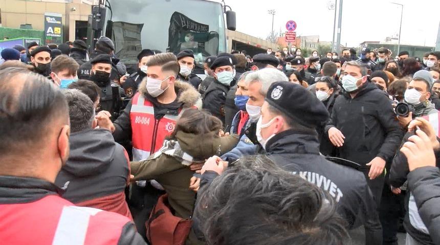 Boğaziçi gözaltıları için yapılan eyleme müdahale! Çok sayıda gözaltı var