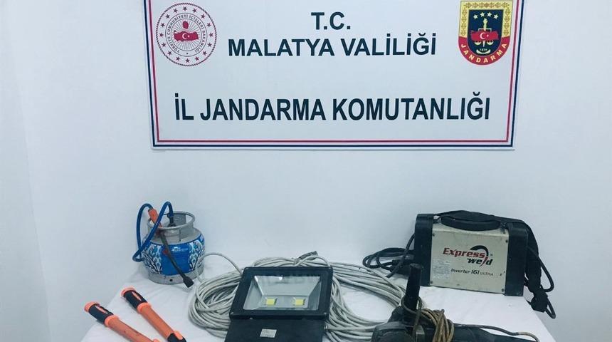 Hırsızlık olayını &ouml;zel ekip &ccedil;&ouml;zd&uuml;