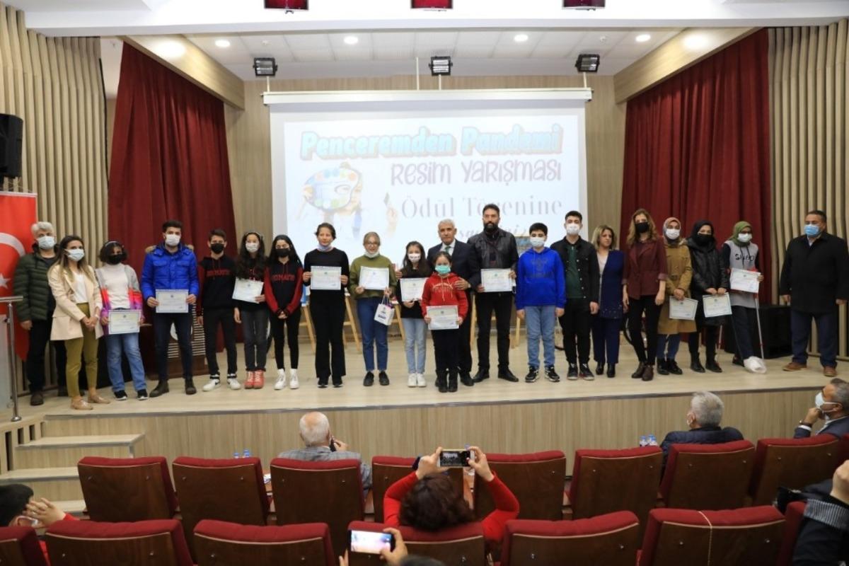 &ldquo;Penceremden pandemi&rdquo; yarışmasının &ouml;d&uuml;lleri sahiplerini buldu