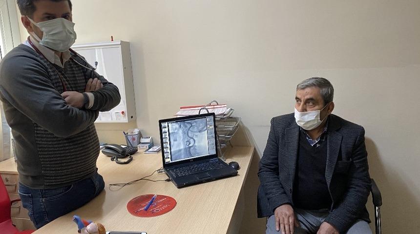 Niğde’de damar rahatsızlığı olan hastanın boynuna stent takıldı