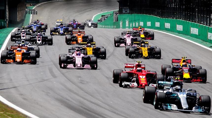 Sezonun ilk galibiyeti Hamilton'ın