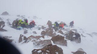 Eksi 30 derecede tipiye yakalandılar! İşte o anlar