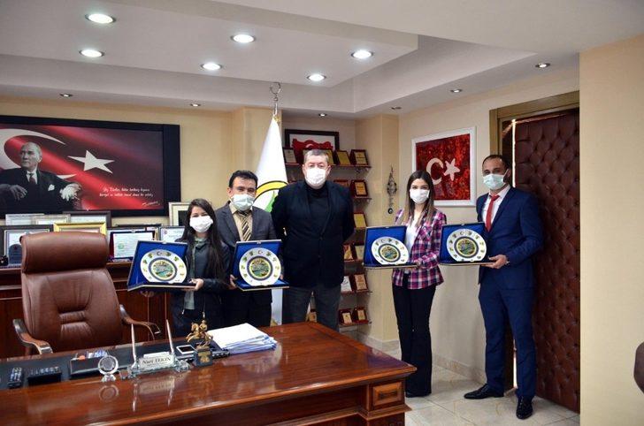 Türkiye birincisi Cemre Su, Başkan Tekin’i ziyaret etti G2