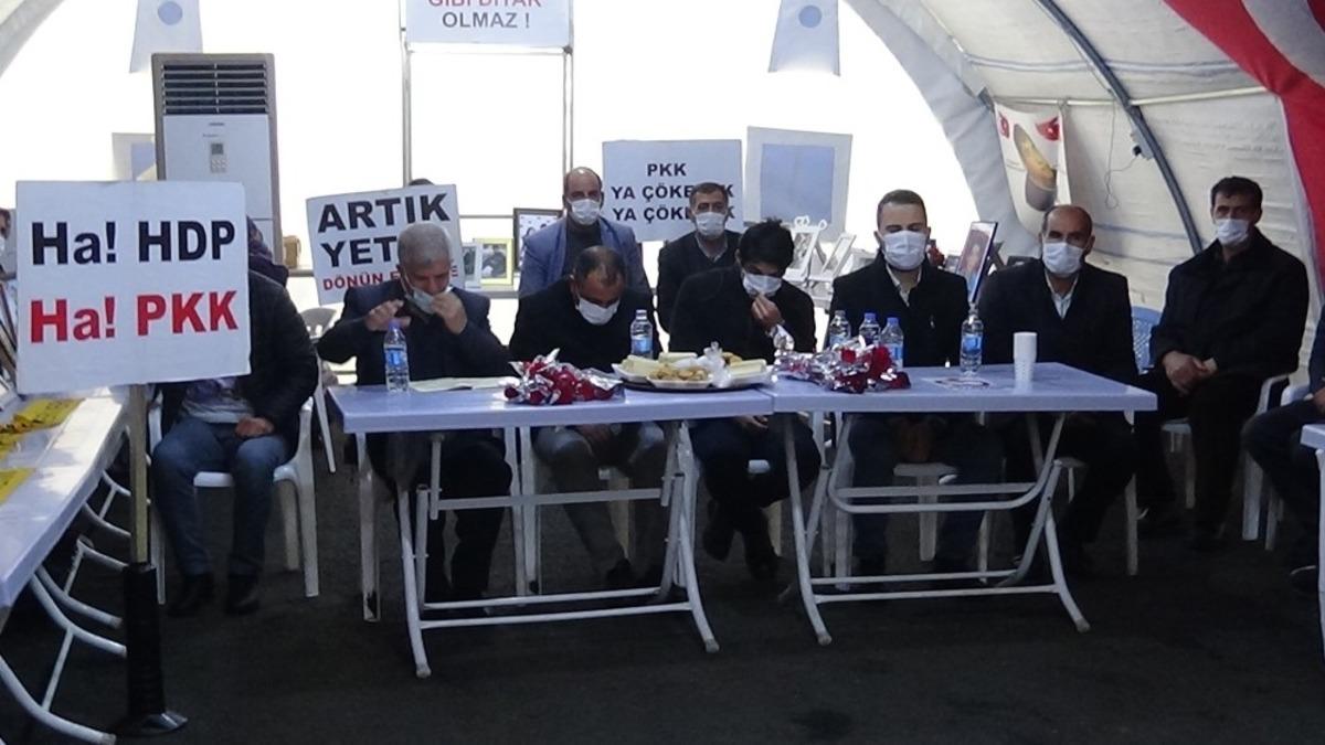 Evlat n&ouml;betindeki aileler Gara şehitleri i&ccedil;in T&uuml;rk&ccedil;e ve K&uuml;rt&ccedil;e mevlit okuttu