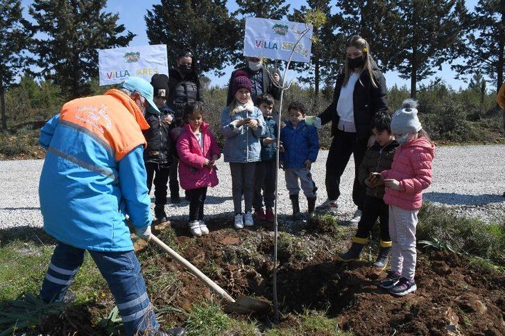 Minik eller fidanları toprakla buluşturdu G2