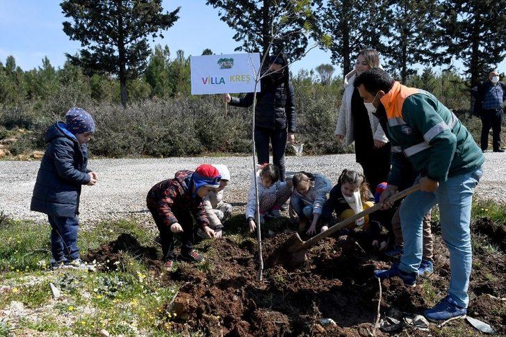 Minik eller fidanları toprakla buluşturdu G3