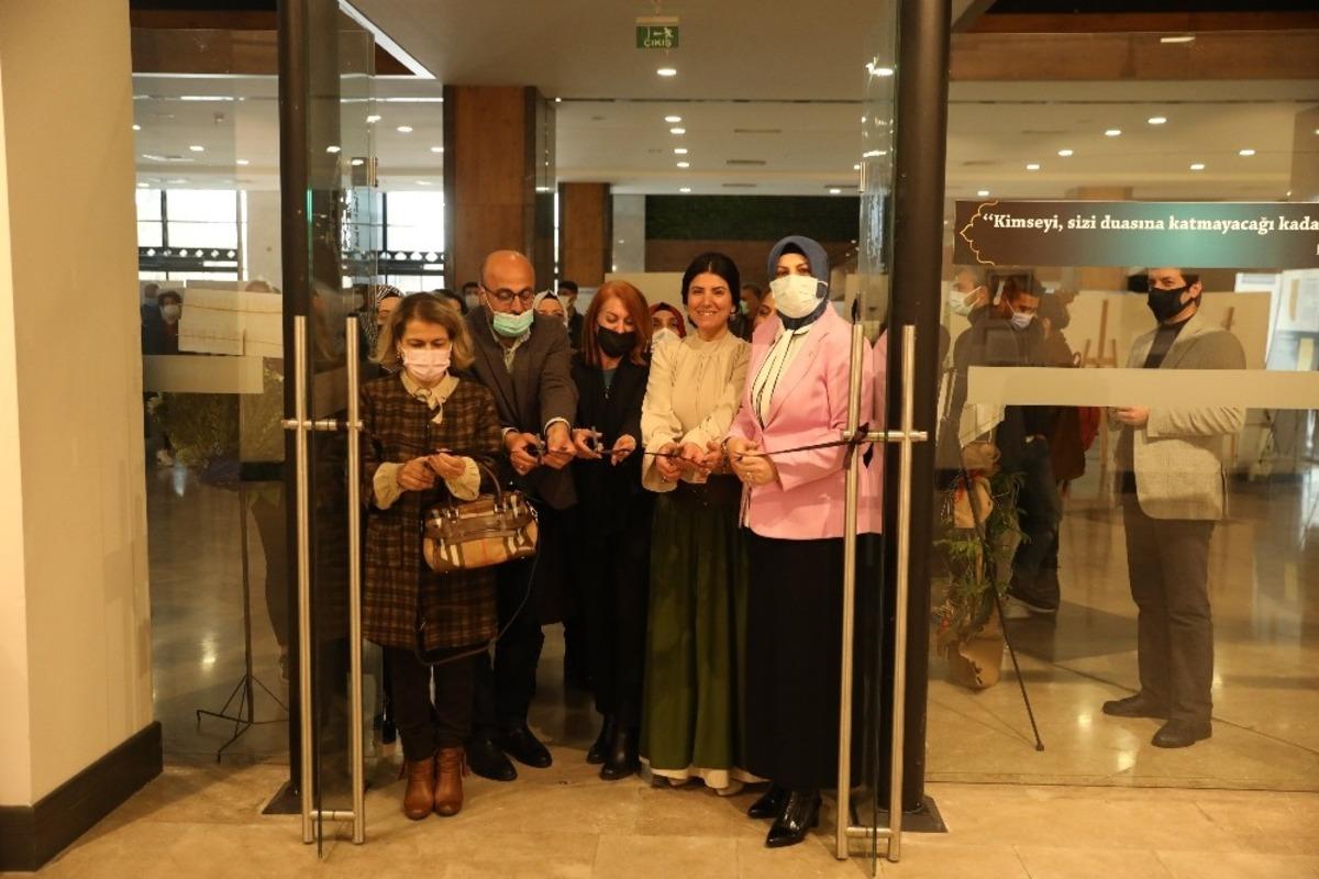 Diyarbakır&rsquo;da &rsquo;tarihe iz bırakan kadınlar&rsquo; sergisi