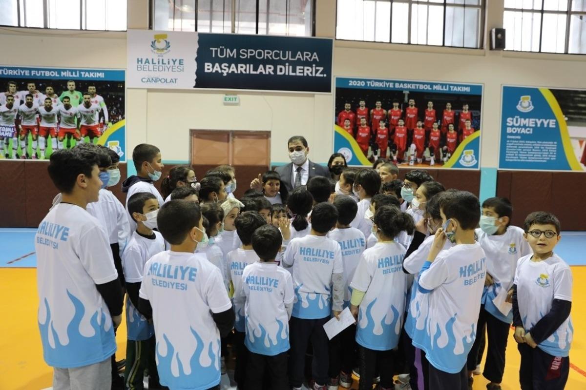 Şanlıurfa&rsquo;da 80 okula spor malzemesi desteği