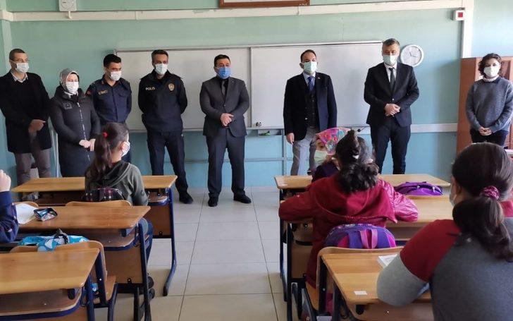 Kurum amirleri vatandaşın ayağına gitti G3