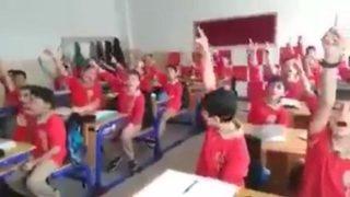 Sınıfta tekbirli selam görüntüleri sonrası CHP'li vekil Barış Yarkadaş'tan tepki