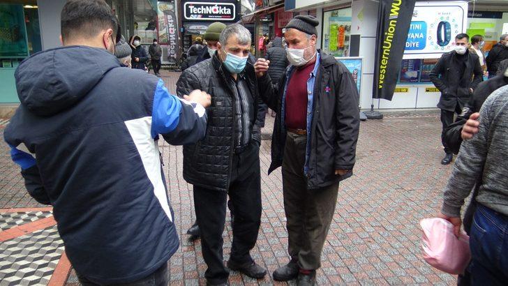 Muhsin Yazıcıoğlu anısına lokum dağıtıldı G2
