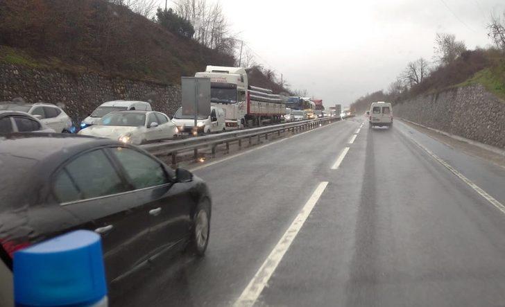 D-655 karayolunda yol çalışması uzun kuyruk oluşturdu G2