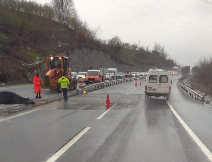 D-655 karayolunda yol çalışması uzun kuyruk oluşturdu G3