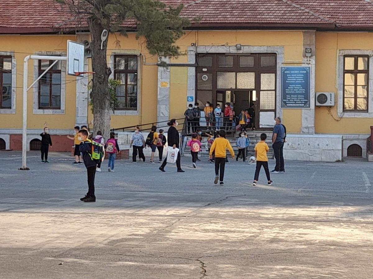 Milas&rsquo;ta 124 okulun 102&rsquo;sinde y&uuml;z y&uuml;ze eğitime ara verildi