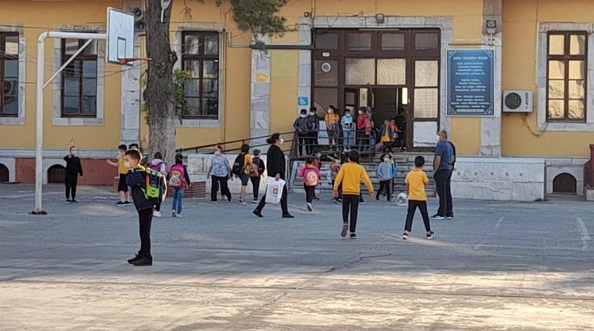 Milas'ta 124 okulun 102’sinde yüz yüze eğitime ara verildi