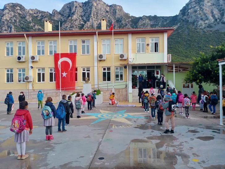 Milas’ta 124 okulun 102’sinde yüz yüze eğitime ara verildi G3
