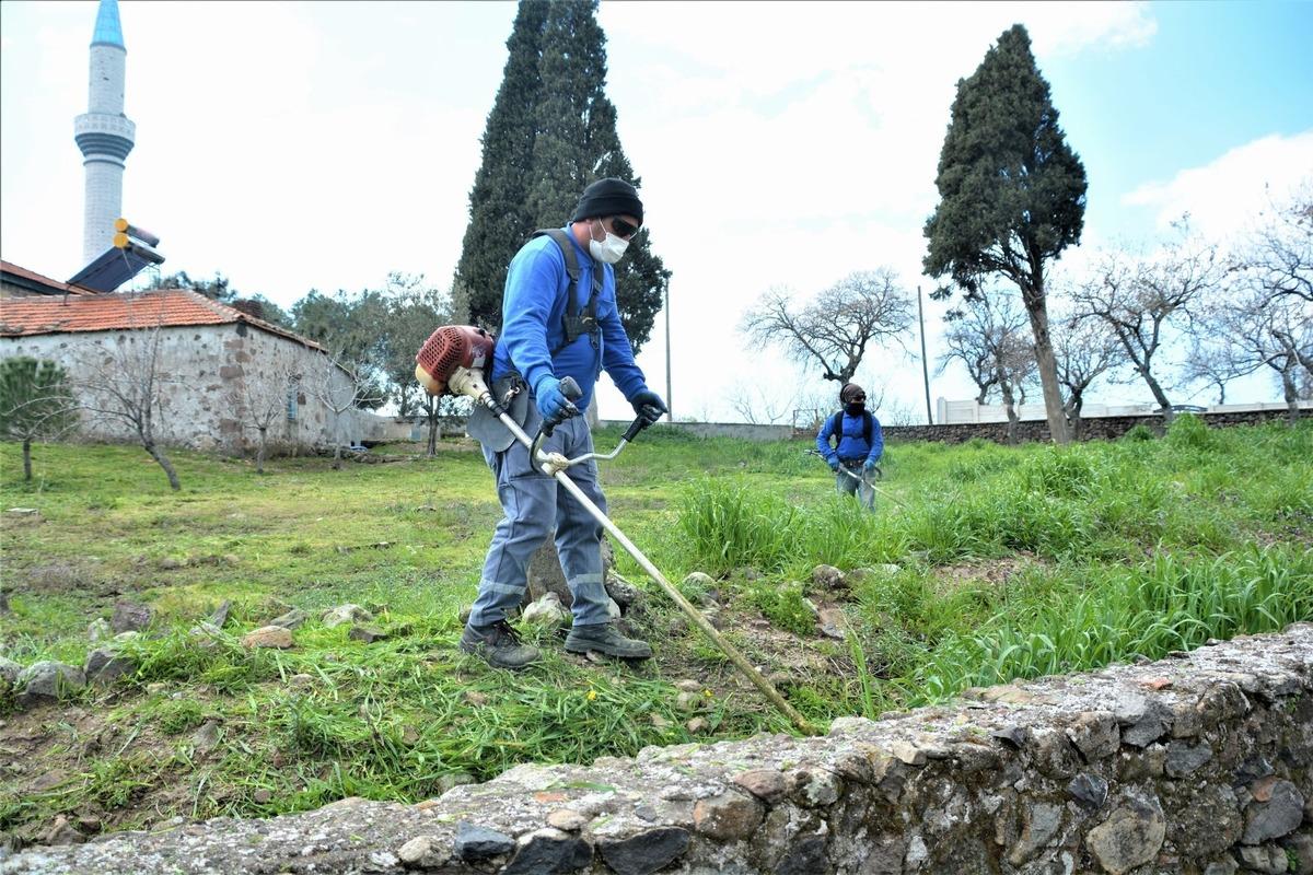 Aliağa Belediyesi bakım ve onarım ekipleri Bah&ccedil;edere Mahallesi&rsquo;nde