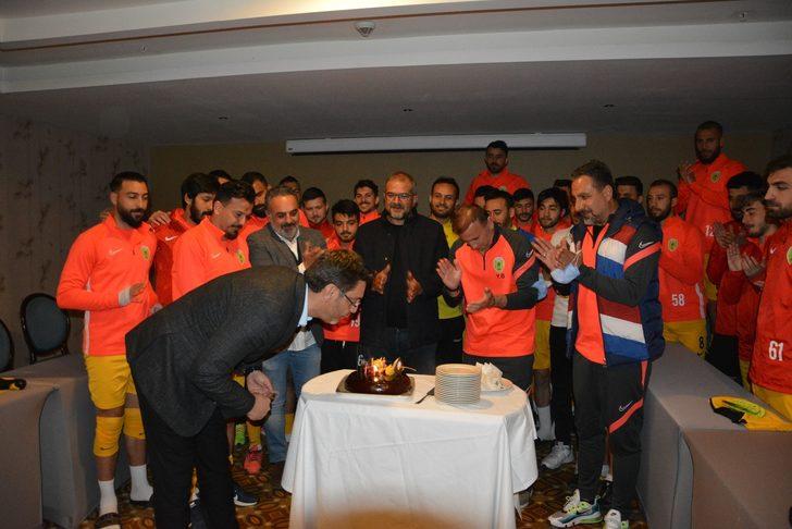 Sporculardan Başkan İşlek’e Doğum Günü Sürprizi G2